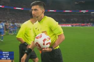 麦麦提江判罚惹争议！跟队：针对泰山和申花争议判罚，泰山会申诉