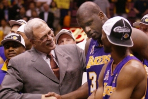 麦迪：科比在三连冠时期实力不逊于沙克，但被媒体塑造成了二当家，杜兰特的情况也是如此。