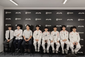 TES赛后群访 JKL：我们还有机会 希望下场打进决赛去复仇