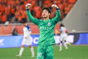 媒体人：薛庆浩状态持续走低，建议给鲍亚雄一次机会。