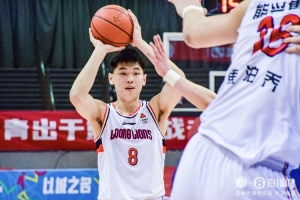 广州队运营董事：崔永熙和焦泊乔的转会对所有球队均执行统一价格。