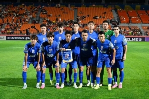 亚冠精英联赛首轮，上海申花客场以1-2的比分惜败江原FC。