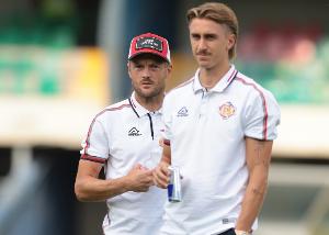 38岁瓦尔迪赛前豪饮三罐红牛后上演意甲首秀，队友纷纷效仿其赛前“续命”习惯。