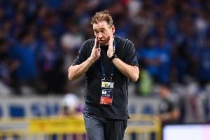 东体报道称，斯卢茨基期望球队在主场提升进攻效率，同时吴启鹏已被视为后腰位置上的新选项。