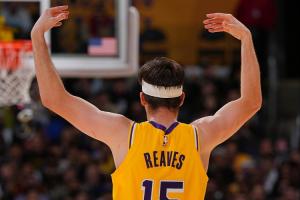 里夫斯下份合同目标年薪3000-3500万，马刺等多队或将关注。