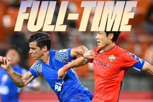 江原FC主帅坦言，赛前预料到首战取胜并非易事，而中场休息时的战术调整对最终取胜起到了关键作用。