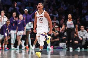 水客客场26分大胜卫冕冠军自由人，将大比分扳成1-1平，双方将进入抢三大战。