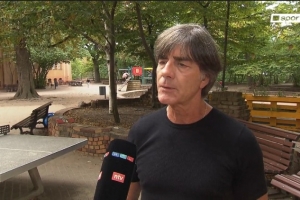 勒夫认为纳格尔斯曼是执教德国队出战世界杯的合适人选，并坦言球队当前尚未达到世界一流水平。