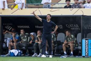 阿隆索评价姆巴佩今日踢出“组织型前腰”水准，并认为贝林厄姆与居勒尔能够共存。