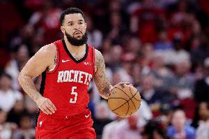 媒体人观点：火箭队需通过交易来补强阵容，阿门·汤普森和杰伦·谢泼德与范弗里特相比存在实力差距。