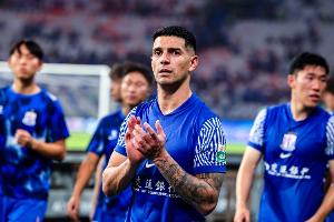 记者：申花8月锋线仅靠路易斯点球破门，运动战颗粒无收