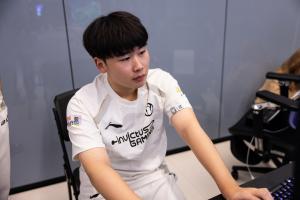 若换成Jiejie，结果会如何？Wei全场12/13/13数据亮眼，但节奏与控野均被压制。