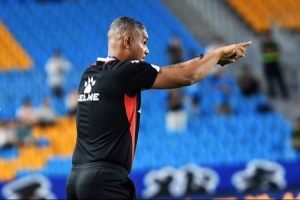 乔瓦尼：凡事皆无轻易可得，每分每秒都需全力以赴。