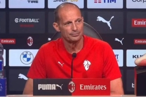 阿莱格里：那不勒斯仍是意甲夺冠热门，莱奥已伤愈可出战