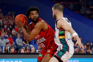 周六竞彩篮球前瞻：珀斯野猫面临阵容磨合挑战，新西兰破坏者全力冲击赛季首胜