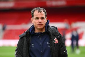 桑德兰主帅盛赞扎卡：他球风睿智、善于掌控比赛节奏，展现出成为未来教练的巨大潜力。