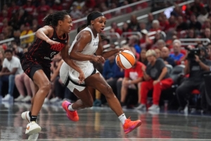 周日竞彩篮球焦点战：王牌力争提前锁定晋级名额，狂热则面临背水一战的局面。