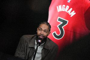 莺歌：我对场上局势有清晰的判断，能洞察并把握住许多传球机会。