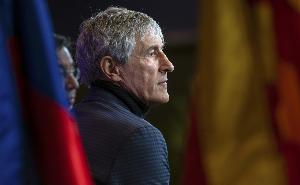 《今晚报》质疑国安亚冠派替补首发令人不解，两球落后时换上主力已难挽败局。