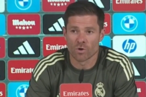 阿隆索确认巴尔韦德明日可出战，并强调球员从未有拒绝踢某个位置的情况。