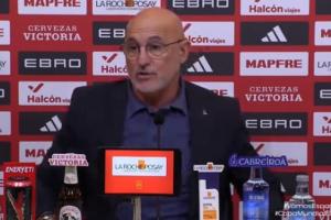 西班牙主帅回应弗里克言论：质疑球员照顾问题，称对其说法感到惊讶