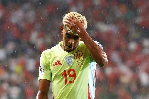 有记者指出，西班牙队征召带伤的亚马尔是一种故意的挑衅行为，并表示，如果此事发生在皇马身上，俱乐部肯定会直接拒绝。