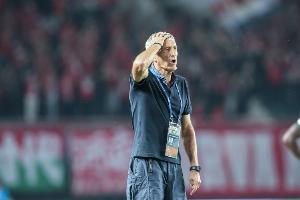 黯然下课！塞蒂恩执教生涯低谷：巴萨2-8惨败拜仁，率国安0-6负泰山，亚冠0-3不敌澳超队。