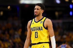 哈利伯顿盛赞杨瀚森传球能力，并看好其未来在NBA的适应前景。