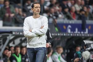 德甲6轮狂丢16球！法兰克福将帅坦言：犯错遭惩罚，防守亟待提升