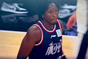 媒体人：奥拉迪波重返赛场，33岁的“苦曼巴”还有机会获得球队青睐吗？