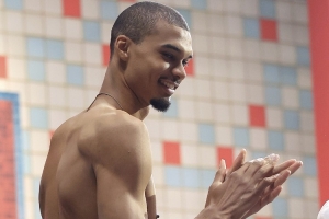 知名评论员表示，只要文班亚马等核心球员保持健康，马刺队有很大机会闯入季后赛，甚至冲击前六名。