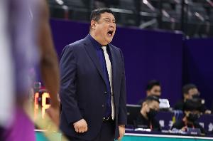 山西队深切缅怀徐长锁指导：此乃中国篮球之重大损失，徐导，愿您一路走好。