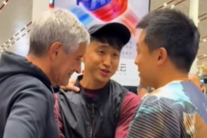 张源赴机场为塞蒂恩送行，塞蒂恩临别寄语：将持续关注你的比赛，并为你提供最佳指导。