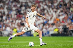 皇马跟队记者透露，西足协预计赫伊森将缺阵1-2周，但具体情况有待皇马方面进一步检查确认。