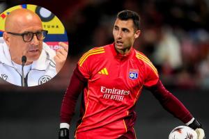 斯洛伐克门将回应国家队征召争议：足协临时变更行程安排致其无法入选。