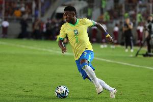 大胜韩国队后，维尼修斯盛赞安帅是其合作过的最佳教练，并表示最好的防守就是进攻。