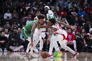 马祖拉：A-西蒙斯打得很有对抗性和侵略性 这正是我们需要他做的