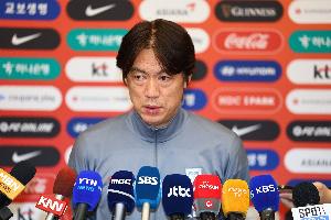 韩国队主教练坦言，球员实力的快速提升存在较大难度，球队将从此次失利中认真总结经验。