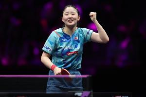 日本队直落三盘击败新加坡队，昂首挺进乒乓球亚锦赛女团决赛，她们决赛中的对手将是中国队。