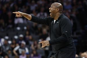 面包：这场整体表现非常差劲，甚至训练时的发挥都比今天更好。