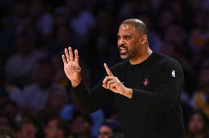 乌度卡：联盟正重新回归大个子兼容共存的方向，许多球队已具备相应条件。