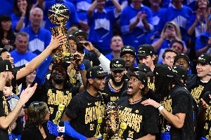 预测西部排名：雷霆66胜领跑，船勇掘金分列二三四，湖人第六火箭第八