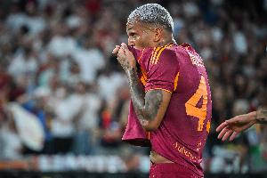 据意大利媒体消息，韦斯利已随队完成合练，有望在本周末罗马与国际米兰的意甲联赛中出场。