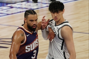 媒体人透露，曾凡博希望获得NBA的机会，计划在未来两年下定决心，在发展联盟努力打拼。