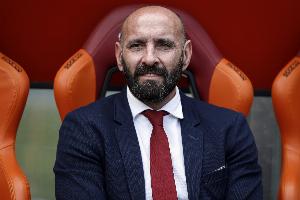 蒙奇透露，萨拉赫曾有意离队，而他当时的应对策略便是提高转会报价；同时，他也评价列维是足坛最难谈判的对手之一。