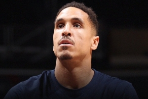 突发消息！据Shams报道，尼克斯队后卫布罗格登宣布退役，年仅32岁。