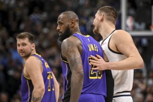 现役球员中，共有6人达成至少60次三双的成就，而其中仅约基奇所在的球队不在加州。