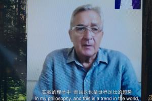 伊万：单后腰是当今足坛潮流，我旨在改变国足的保守踢法，且这一策略已取得成效。