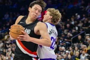 杨瀚森谈季前赛收获：体能显著提升，赛前克林根提醒他上场后“准备喘气”