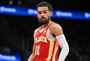 据消息人士透露，特雷-杨与老鹰队或将在新赛季开始前暂缓续约，双方可能达成一份为期5年价值3.5亿美元的合同，该协议有望在明年敲定。